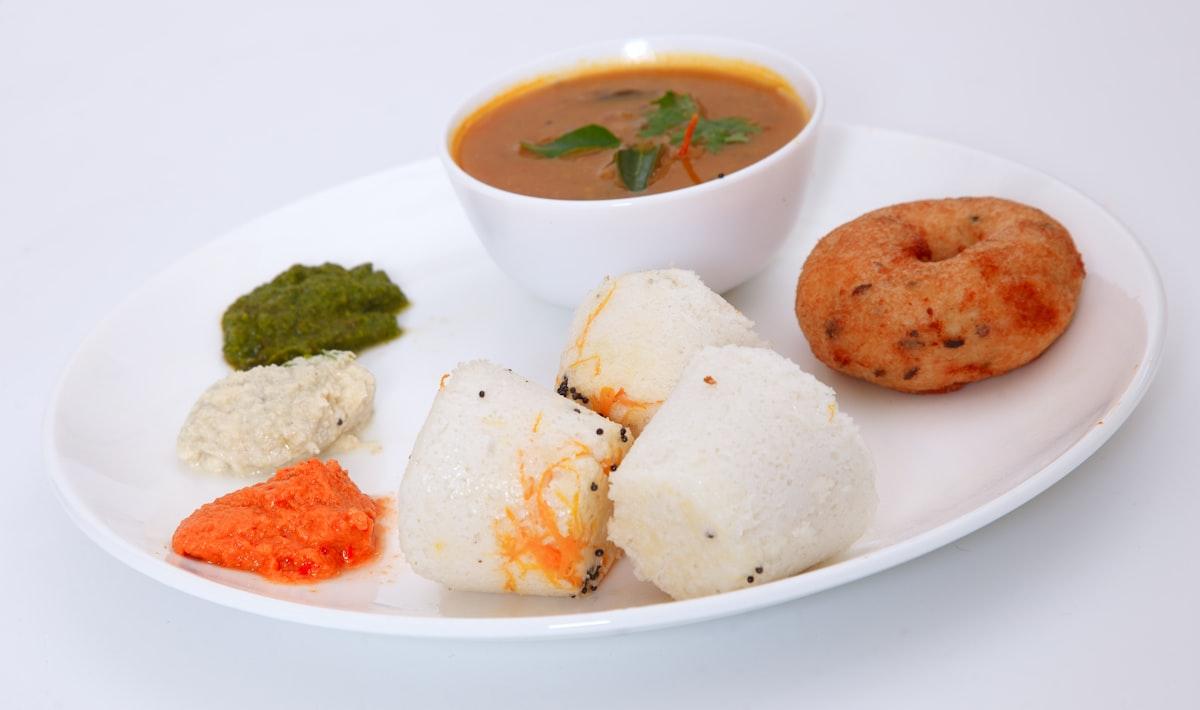Idli, Sambar & Chutney Plate